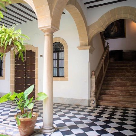 Gatu Premium Apartamento Palacio Oneto Con Jardin Privado " Preferente Mayores De 25 Anos Y Familias " El Puerto de Santa María Eksteriør bilde