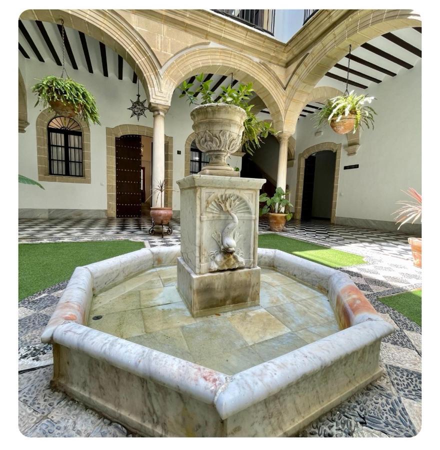 Gatu Premium Apartamento Palacio Oneto Con Jardin Privado " Preferente Mayores De 25 Anos Y Familias " El Puerto de Santa María Eksteriør bilde
