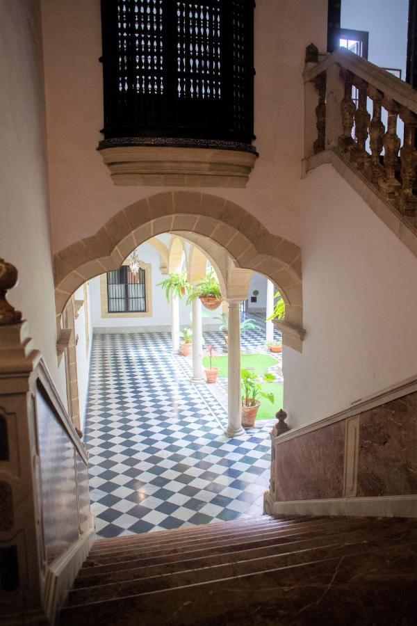 Gatu Premium Apartamento Palacio Oneto Con Jardin Privado " Preferente Mayores De 25 Anos Y Familias " El Puerto de Santa María Eksteriør bilde