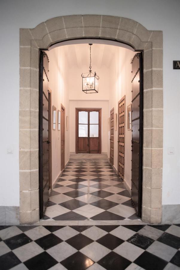 Gatu Premium Apartamento Palacio Oneto Con Jardin Privado " Preferente Mayores De 25 Anos Y Familias " El Puerto de Santa María Eksteriør bilde